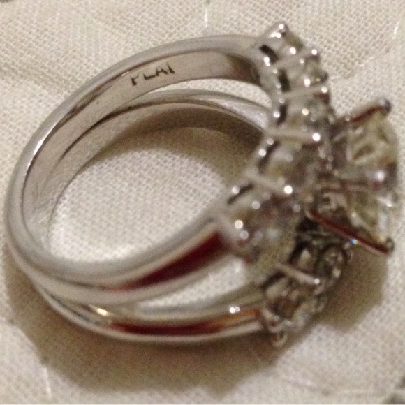 Platinum diamond ring - Picture 4 of 10